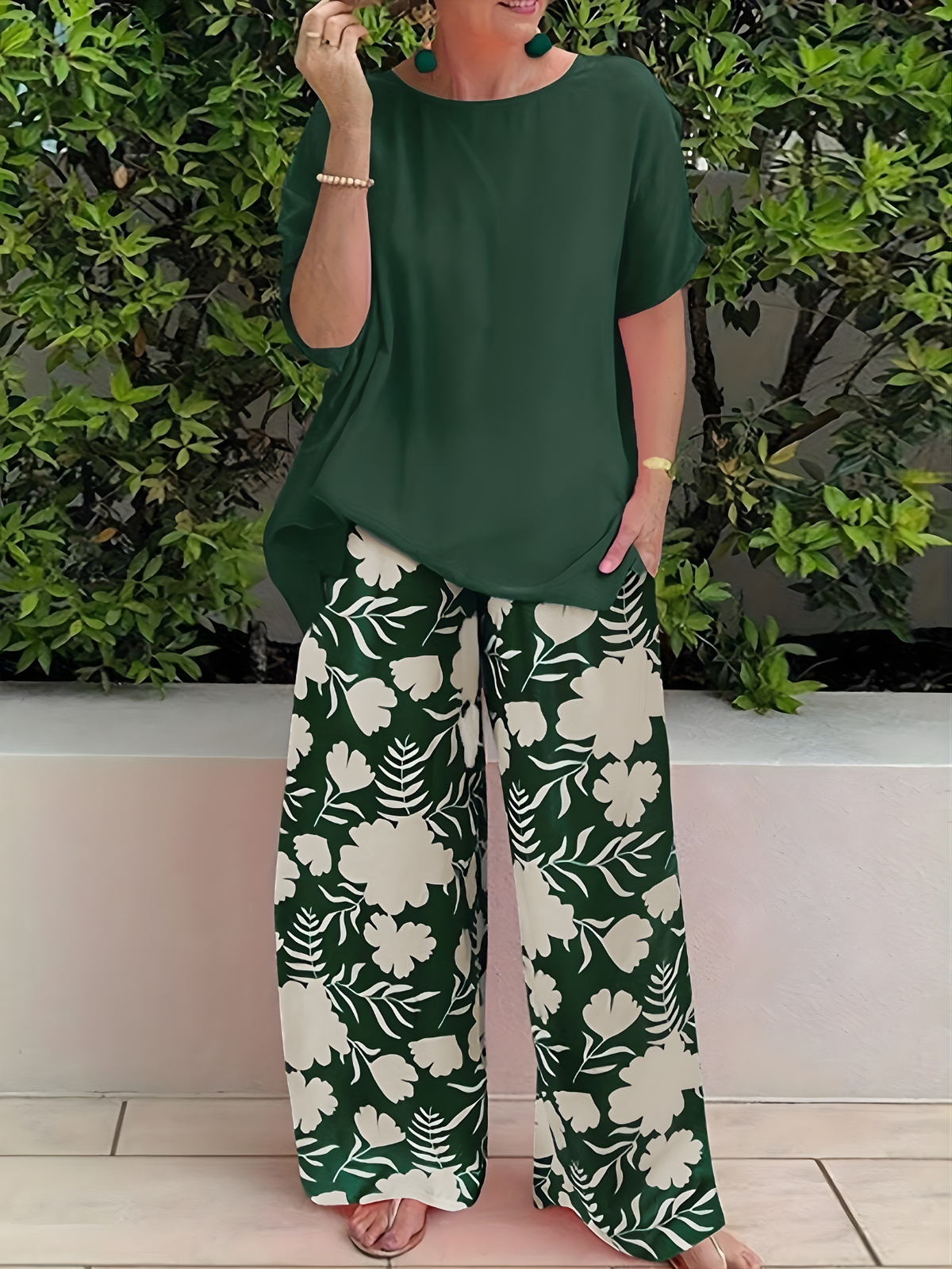 Women's Tropical Floral-Print Round-Neck Short-Sleeve Top and Wide-Leg Pant Two-Piece Set
